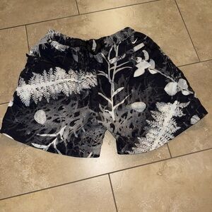 Nike ACG Forest Print Shorts Small